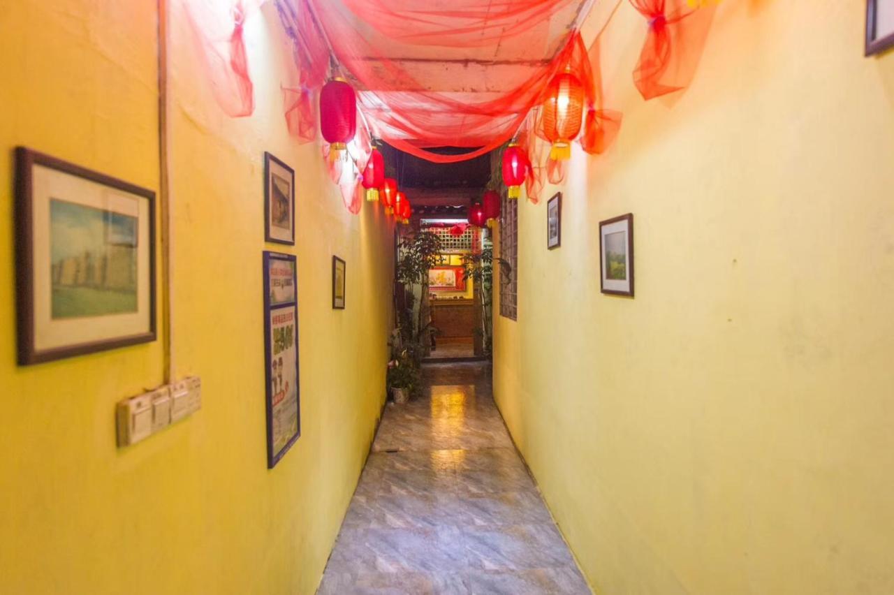 阳朔西街老门客栈酒店 外观 照片